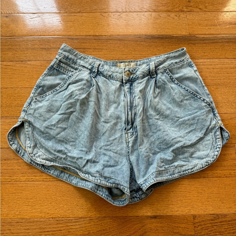 Size 28 We the Free Denim Shorts